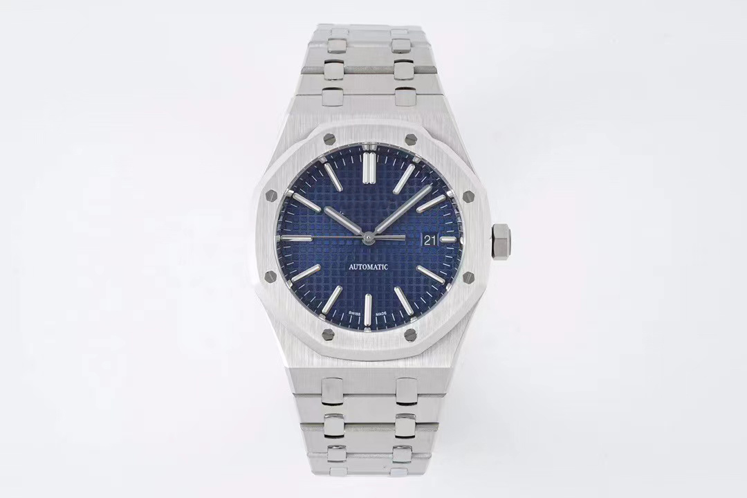 

zf Factory 15500! The size is 41x10.4mm consistent with the genuine product! Adopt cal.4302 all-in-one machine!