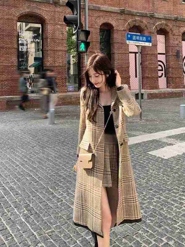 

Women' Trench Coats Designer Autumn and Winter Stars Same British style wool plaid overcoat LUNN, Plaid coat