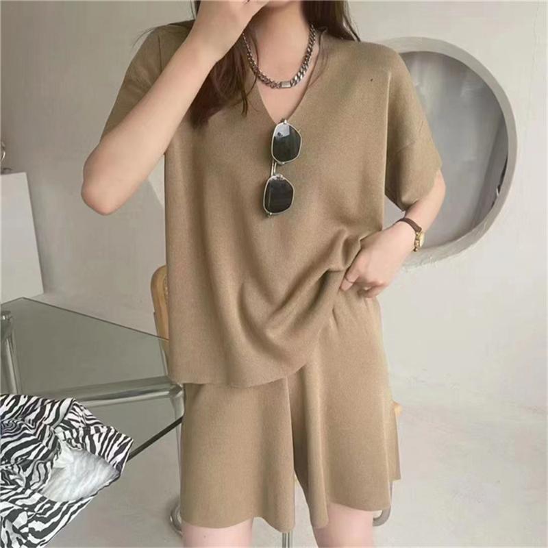 

Women's Tracksuits Alien Kitty Solid Two-Piece Sets Arrival V-Neck Streetwear Casual Tops 2023 Summer OL Chic Women Loose Wide Leg Shorts, Beige