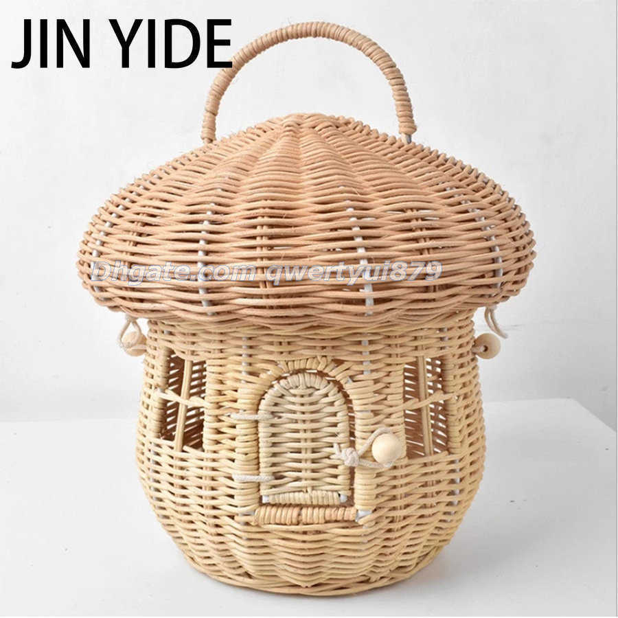 

Totes Fashion Rattan Mushroom Basket Bag Designer Wicker Woven Women Handbags Lovely Summer Beach Str Bag Bali Holiday Box Purses 021423H, Pine cones mini