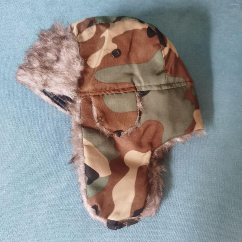 

Berets Winter Hat Thicken Warm Earmuffs For Men And Women Outdoor Thickening Plus Velvet Loose Camouflage Bomber Hats Caps