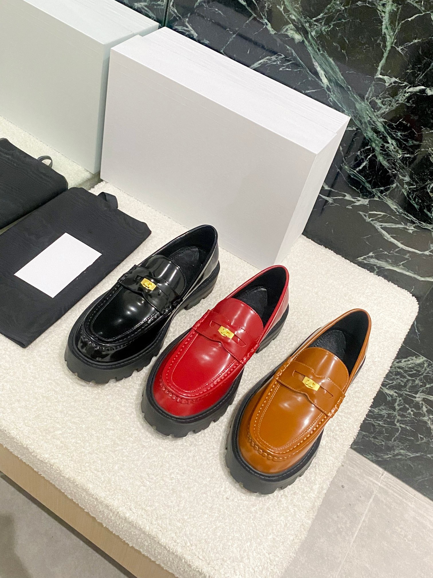 

2023 early spring sandals Triumphal Arch tassel British retro thick soled loafers cowhide women, Red