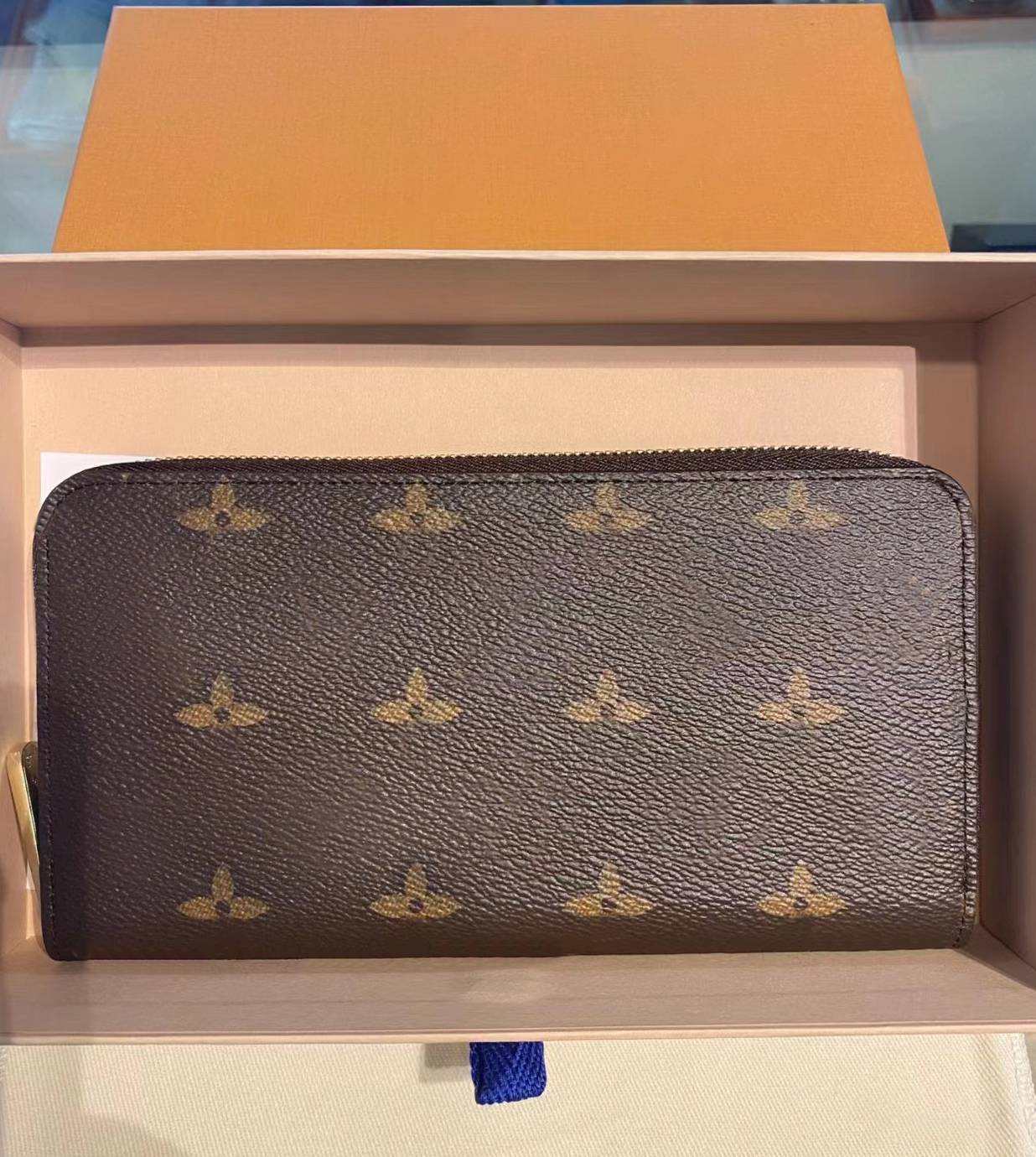 

Top quality Clutch Bags Single zipper WALLET the most stylish way to carry gift money cards and coins men leather purse card holder business Holders Lambskin Wallets, Embossing pink