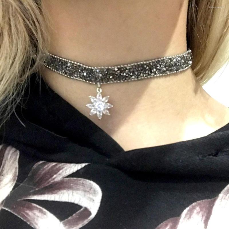 

Choker Crystal Glitter Rhinestone Fashion Clavicle Chain Flower Pendant Lotus Necklace Adjustable For Women Anniversary