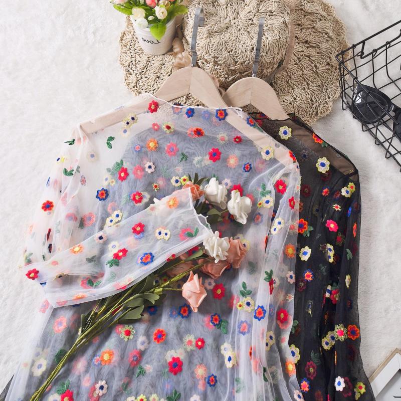 

Women's T Shirts Flower Embroidery T-shirt Spring Autumn 2023 Loose All-matched Mesh Top Fashion Long Sleeve Lace Undercoat Tops, Black