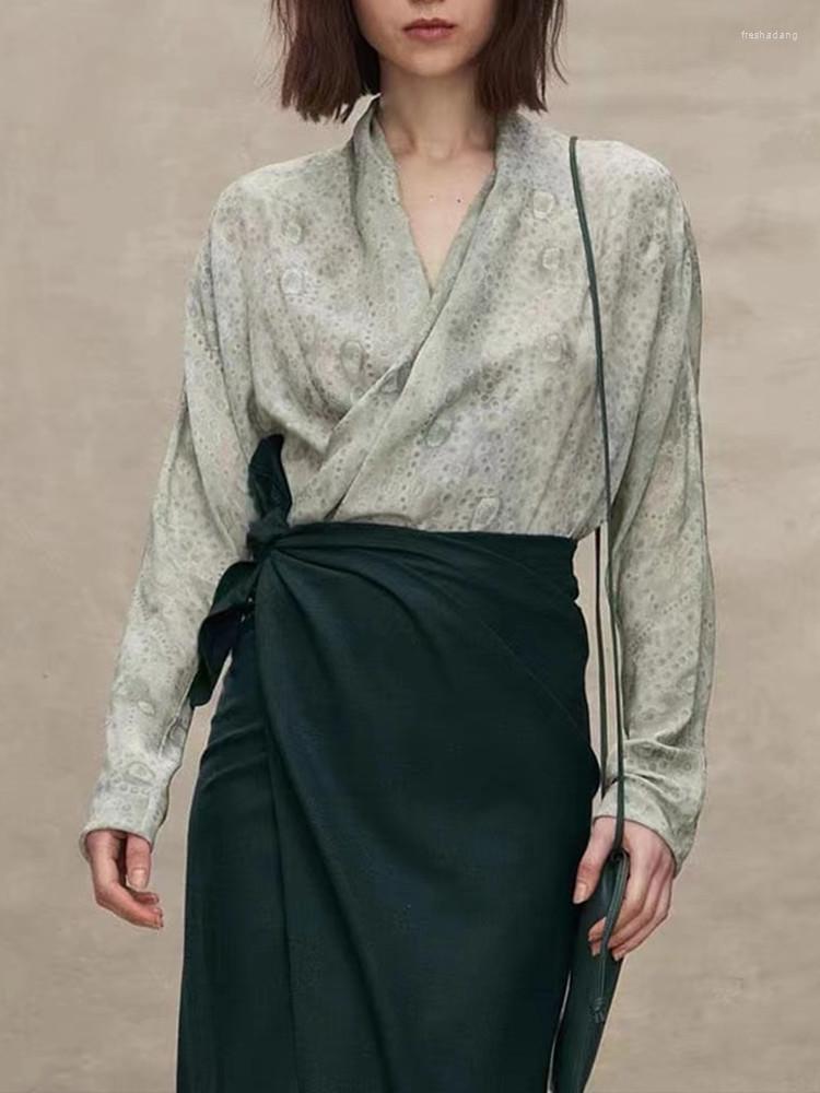 

Women' Blouses 2023 Early Spring Women V-Neck Fashion Printing Long Sleeves Simple Casual All-Match Blouse, Shirt