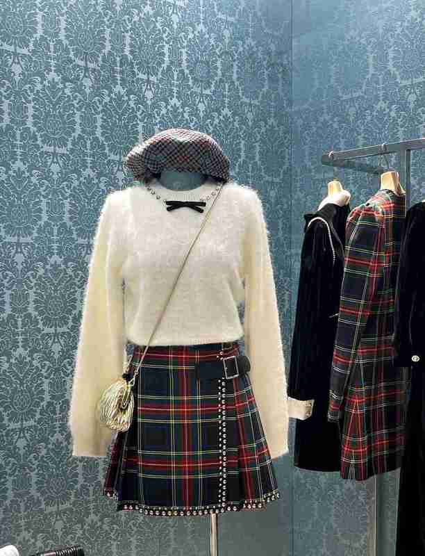 

Two Piece Dress Designer High-end early autumn diamond bow sweet elegant and versatile playful mohair top YGSA, White5
