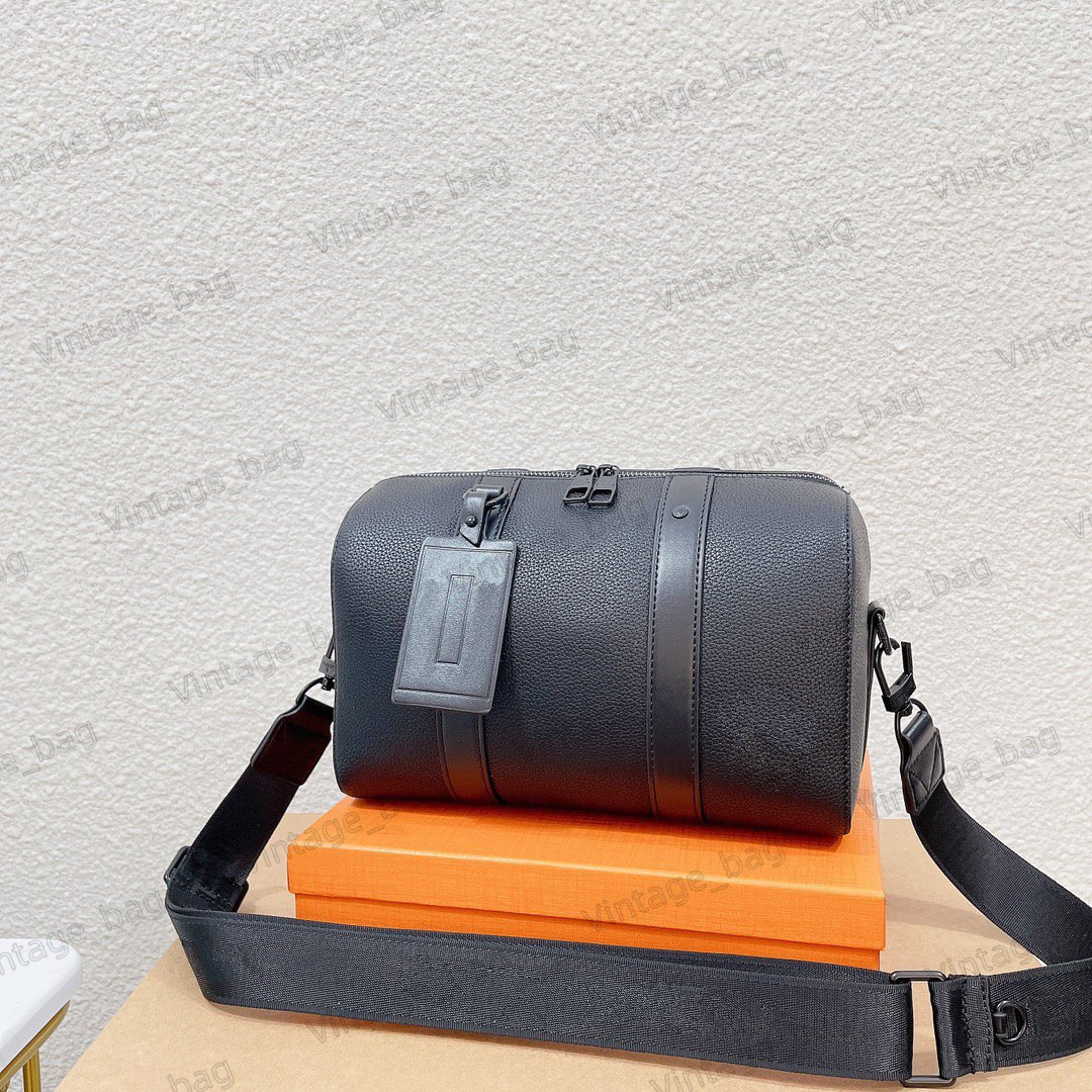 

Classic City Keepall Men Shoulder Bag Messenger CrossBody Bags Designer Luxury Monograms Eclipse Canvas Adjustable Strap M57082