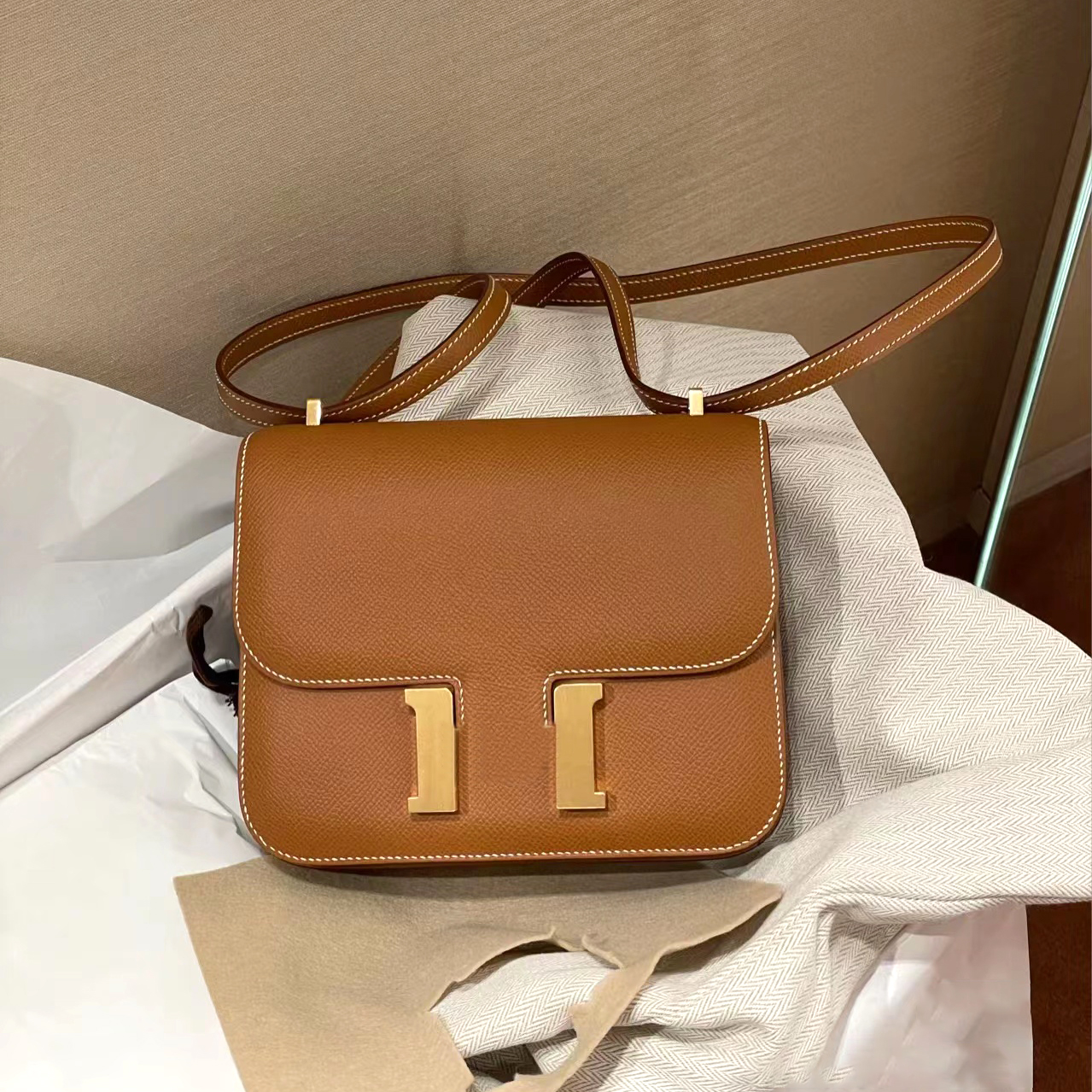 

Luxurys Designer Bag High quality Cross body Women's bag Clutch Fashion Totes Cleo brushed tote Shoulder Bags Nylon hobo Handbags ladies wallet purse Genuine Leather, White