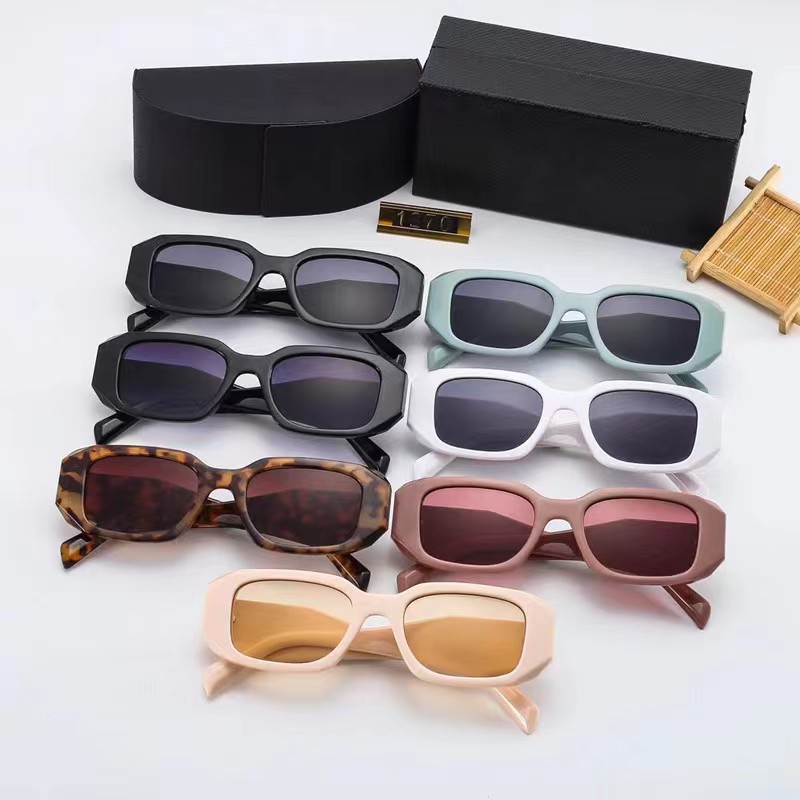 

Fashionable small frame sunglasses for men and women show thin face