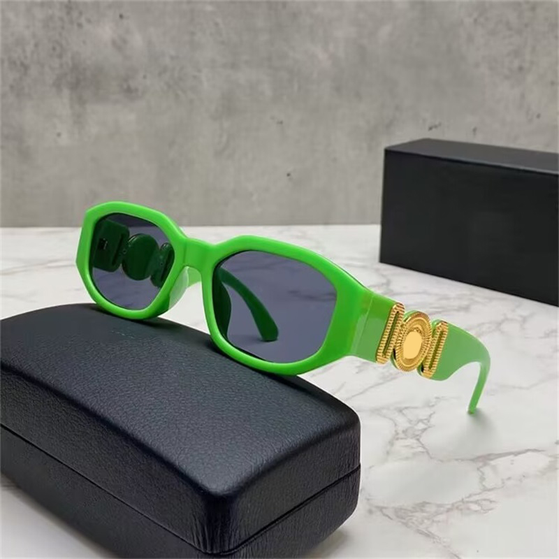

Womens designer sunglasses wide green frame medusa sunglasses outdoor polarized uv protection luxury sunnies fashion classic eyeglasses O4425U-OGB18754_ONUL