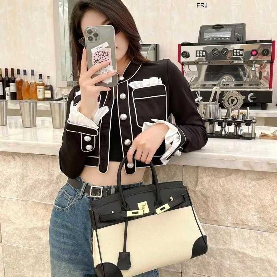 

Designer Birkin Bags Herme Handbags Genuine Leather Womens 2023 New Canvas Stitching Contrast Large Capacity Portable Oneshoulder Crossbody Carrie Have Logo frj, Brown 30cm