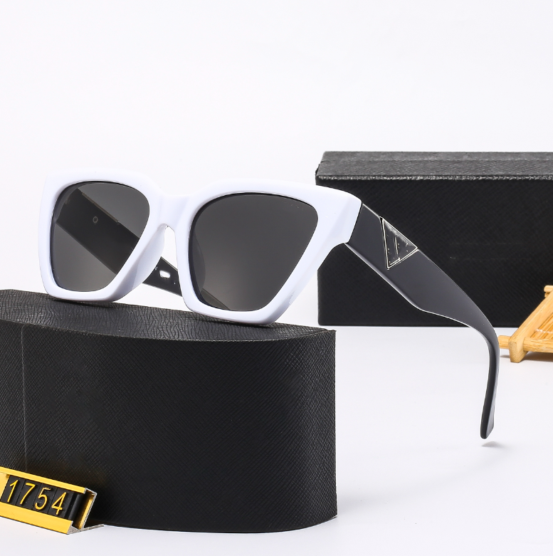 

Fashionmonger Triangle Mark Large Rim Sunglasses European and American Fashionable Sunglasses Men's and Women's Glasses Designer