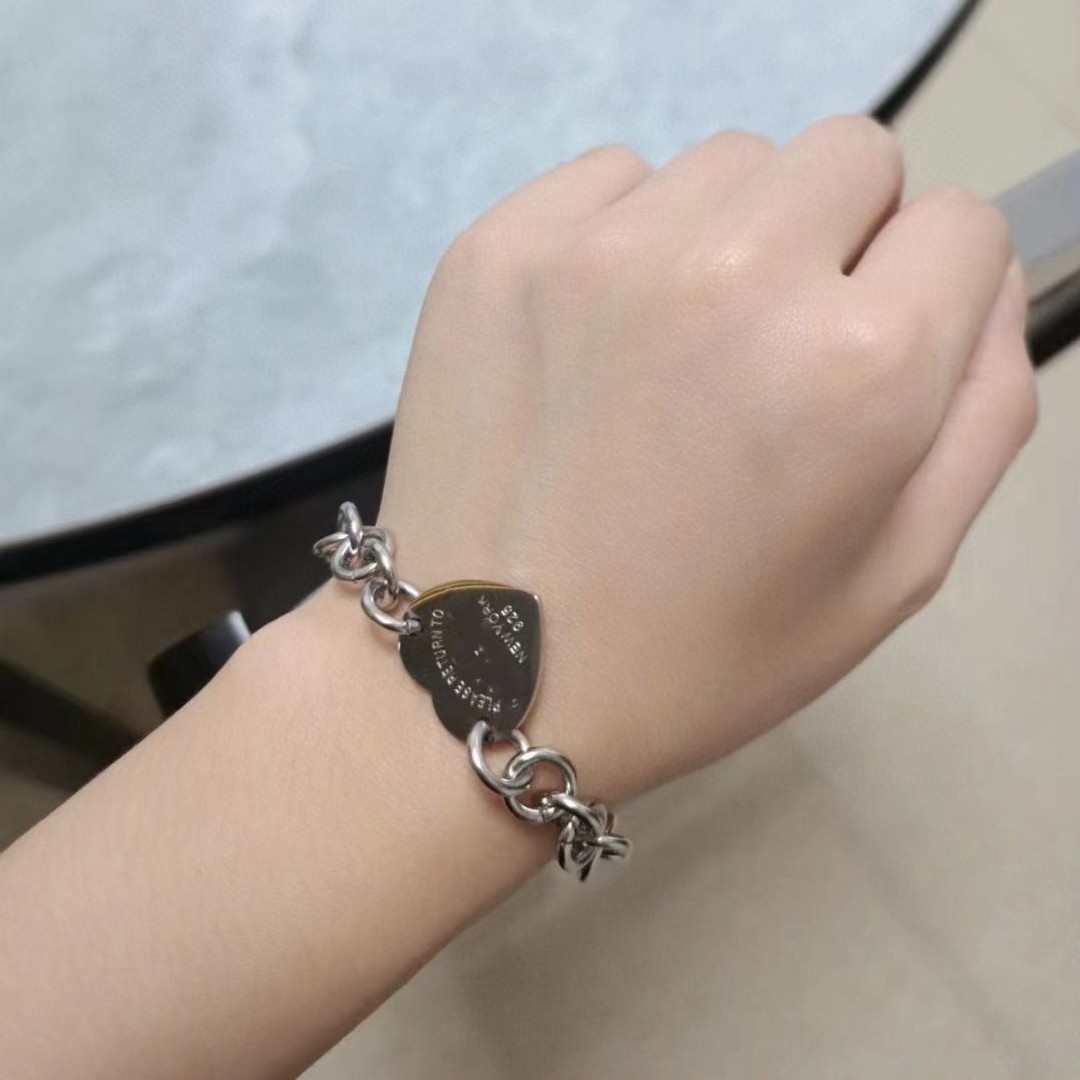 

2023 Girl women 19cm big heart bracelets 316L Titanium Steel Love Designer Silver Rose Gold Bangles TF logo engrave bracelet Fashion Jewelry Lady Party