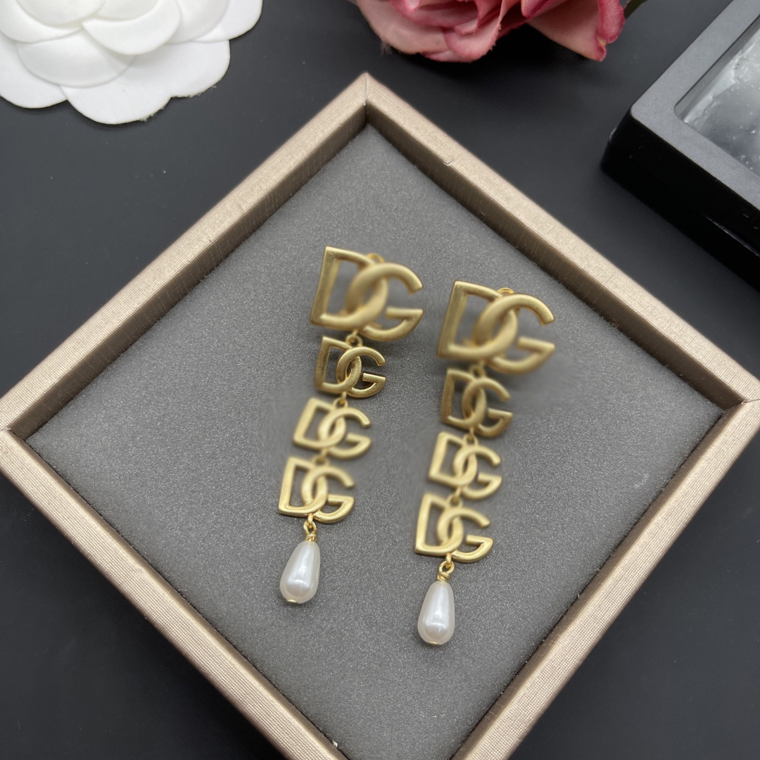 

Luxury Brand Design Creative Tassel Stud Earrings Women Earrings Birthday Gift