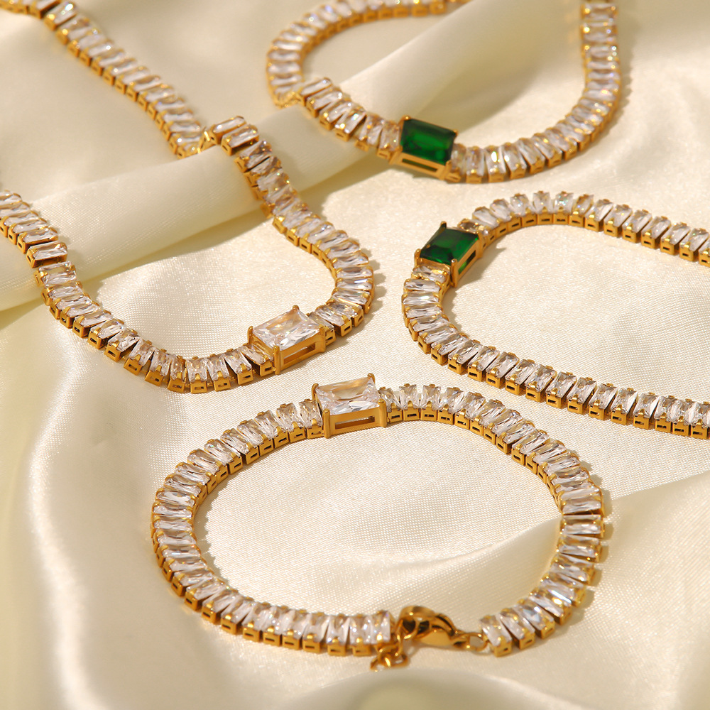 

Bracelet 18K gold-plated personality square inset green zircon stainless steel bracelet new fashion bracelet ins popular models