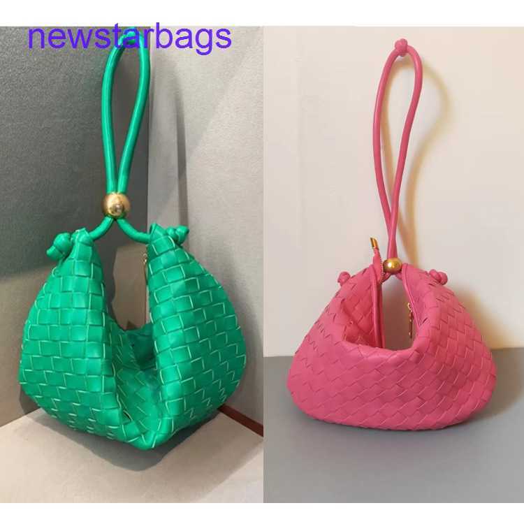 

Designer Bottegs Venets Turn Handbags online store Small golden ball weaving underarm fashion hand woven women's shell Yuanbao -he, Rose pink
