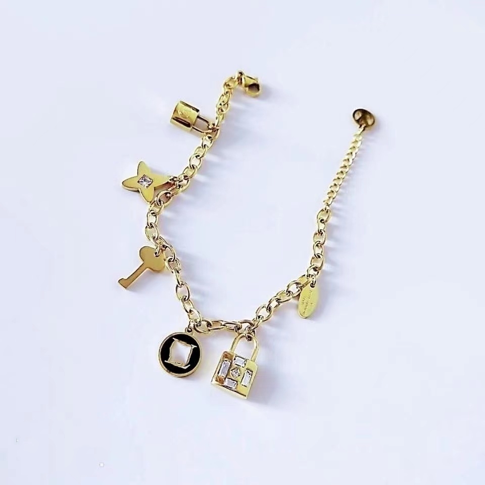 

Fashion Designer Necklace Trend Charm Necklace for men and women boutique necklaces gift jewelry good
