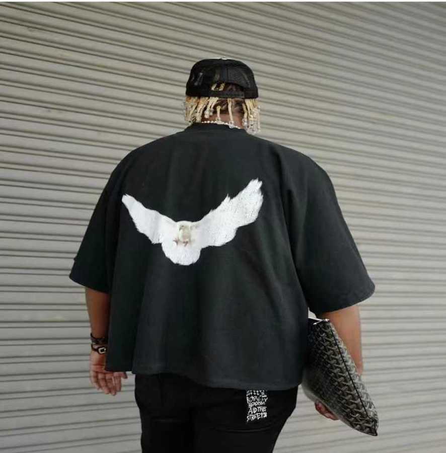 

23SSS Designer Balencigas Women T Shirt Kanyes Classic Wests Gaps Three Party Joint Peace Dove Printed Washing Water Short Sleeves High Street Mens Tshirts, Brown