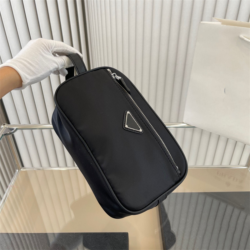 

Cosmetic Bag Luxury Makeup Bags Designer Make Up Bag For Woman Portable Cosmetic Cases Nylon Toiletry Kit Fashion Travel Pouch, P1