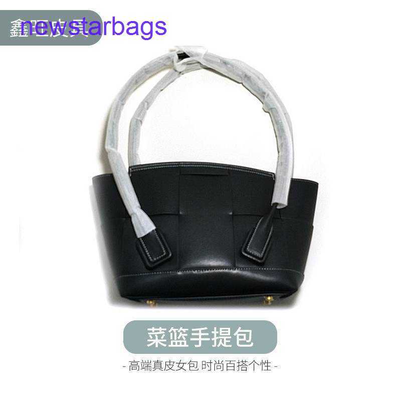 

Arco woven tote bags Designer Bottegs Venets 2023 Korean version leisure vegetable basket cowhide women's commuting bag small size leather handbag, Black3