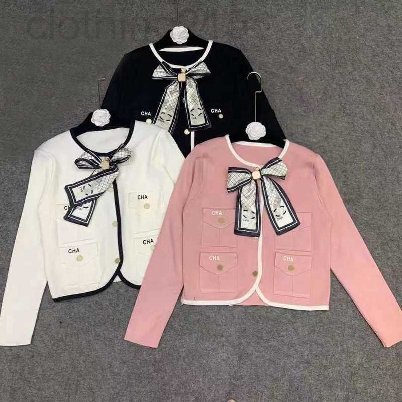 

Women's T-Shirt Designer Italy Thin coat women designers clothes woollen sweaters sexy embroidery Cardigan Sweater female with the same autumn winter LY84, White