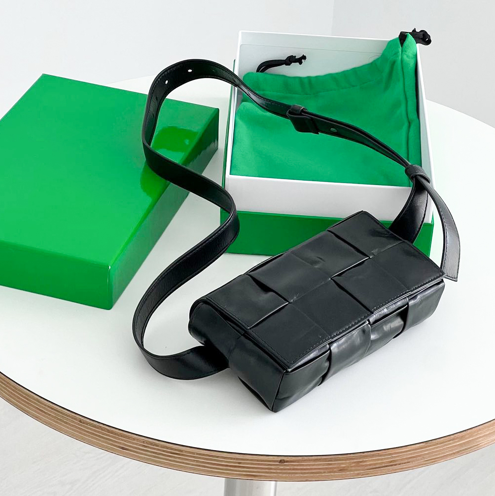 

Clutch Bags Women's Designer CASSETTE shoulder woven Crossbody chest Waist Bags Luxury leather Classi c spack atchel handbag men fanny Bucklestraps Metal Brand bum, Blue