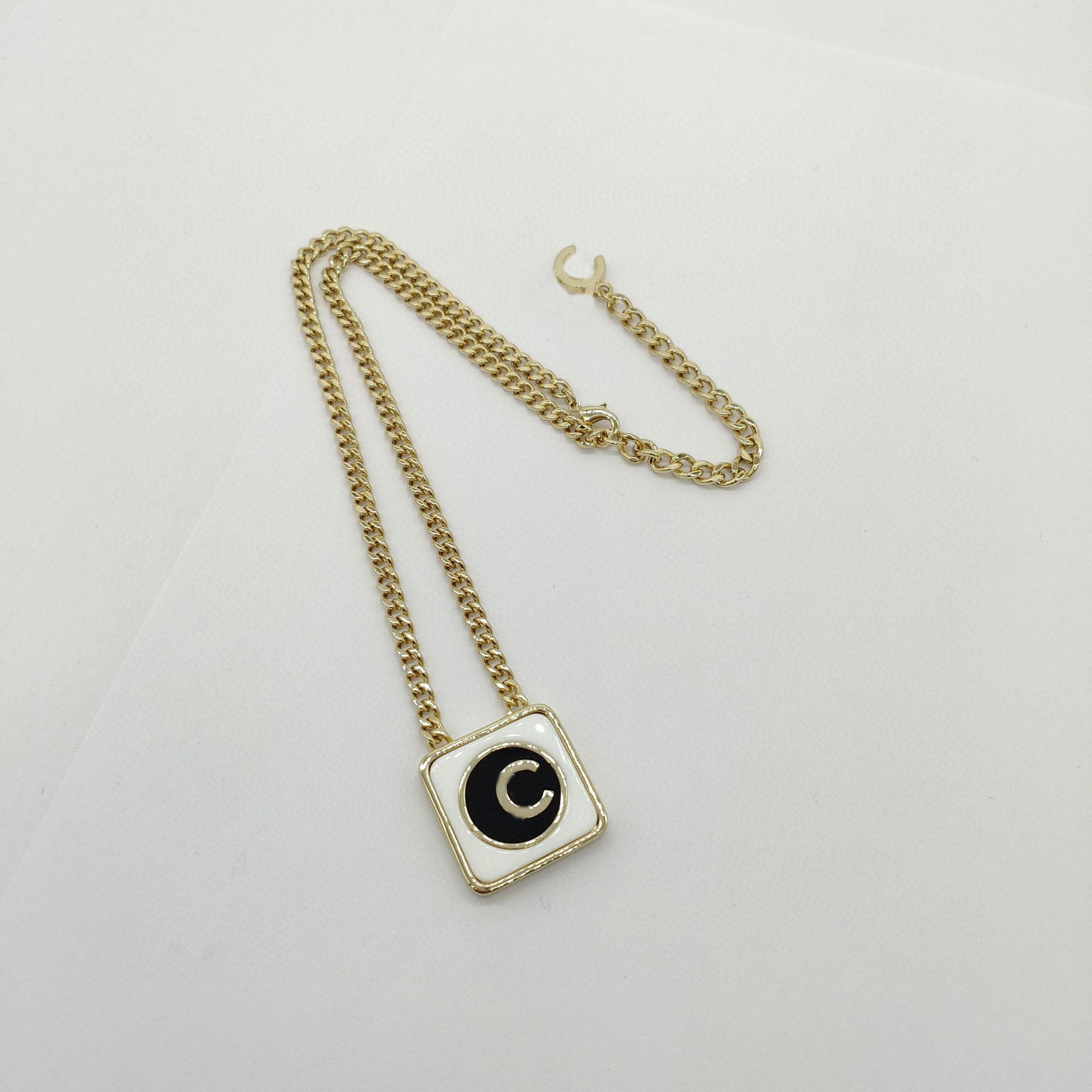 

2023 Luxury quality Charm stud earring with black and white color design pendant necklace have box stamp PS7587A