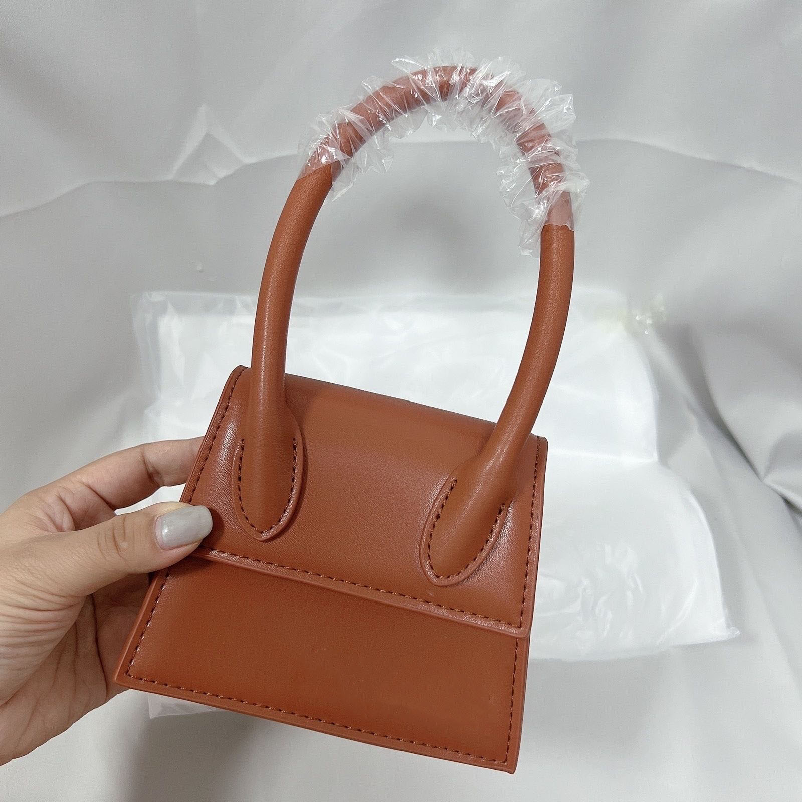 

Shoulder Bags 2022 Top Designer Women's Vintage Handbags Underarm Frosted Suede One Luxury Handheld Wallet Mini575r, White mini