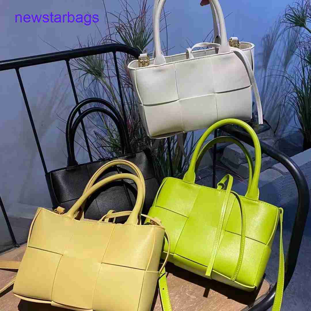 

Arco woven tote bags Designer Bottegs Venets Bag 2023 new fashion small hand large capacity leather texture versatile portable shoulder, White6