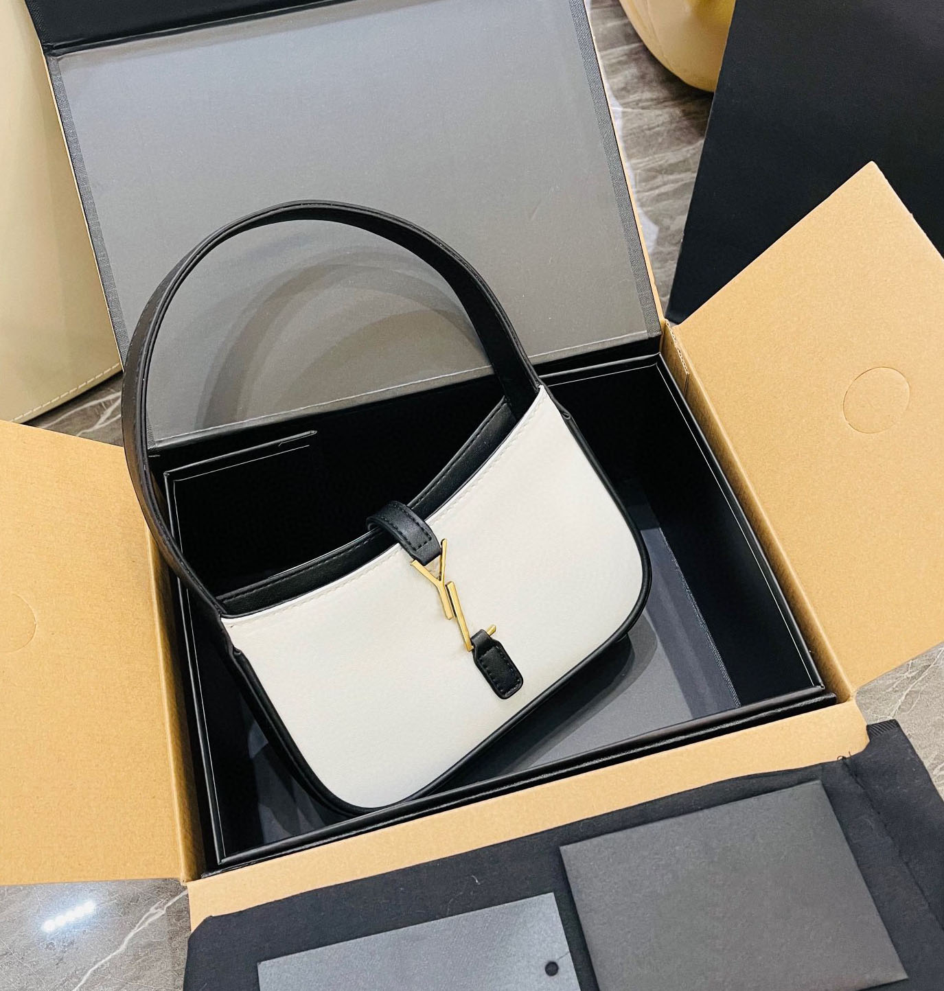 

Women Cleo handbags Shoulder Bag Leather Classic Underarm Bags Advanced Fashion Lady Purses Wholesale handbags, #1