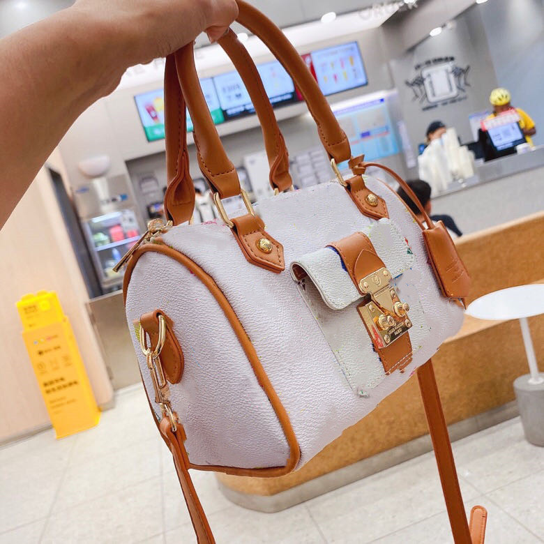 

23SS Grils Messenger Bags build women's shoulder tote packet Metal buckle letter-printed Fashion women's handbag 20x14x12cm, Brown khaki 824