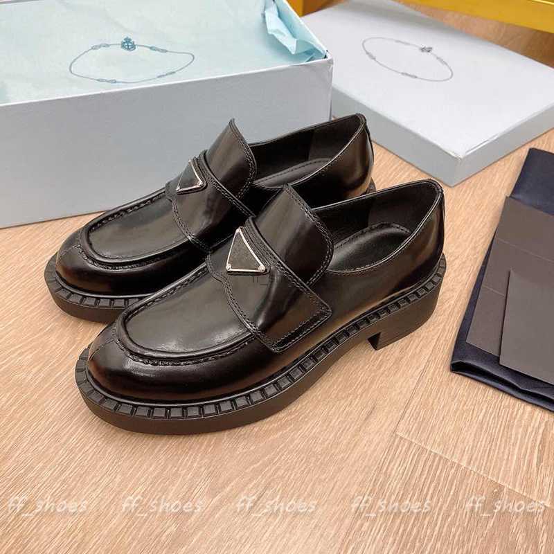 

2023 Designer Loafers Men Dress Shoes New Fashion Casual Leather Shoe Glossed-leather Loafer Black White Sneakers EUR46