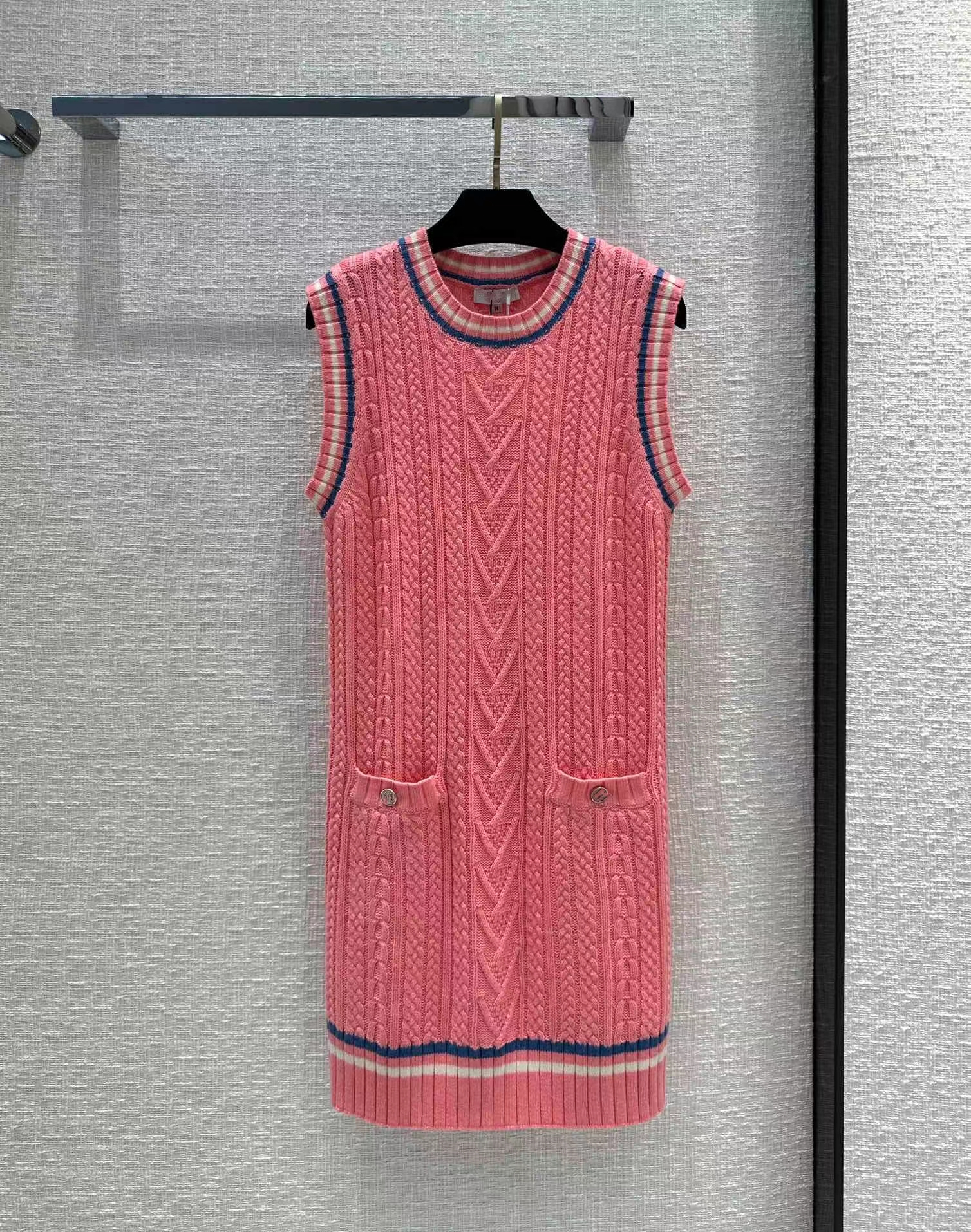 

2023 Classic women's sweater knitwear Designer knitted woven floral solid color wool casual women's knitwear, Pink