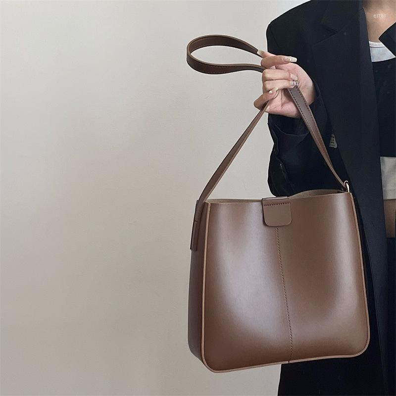 

Evening Bags Korean Fashion Shoulder Bag 2023 Simple Soft Leather Tote Vintage Versatile, Brown