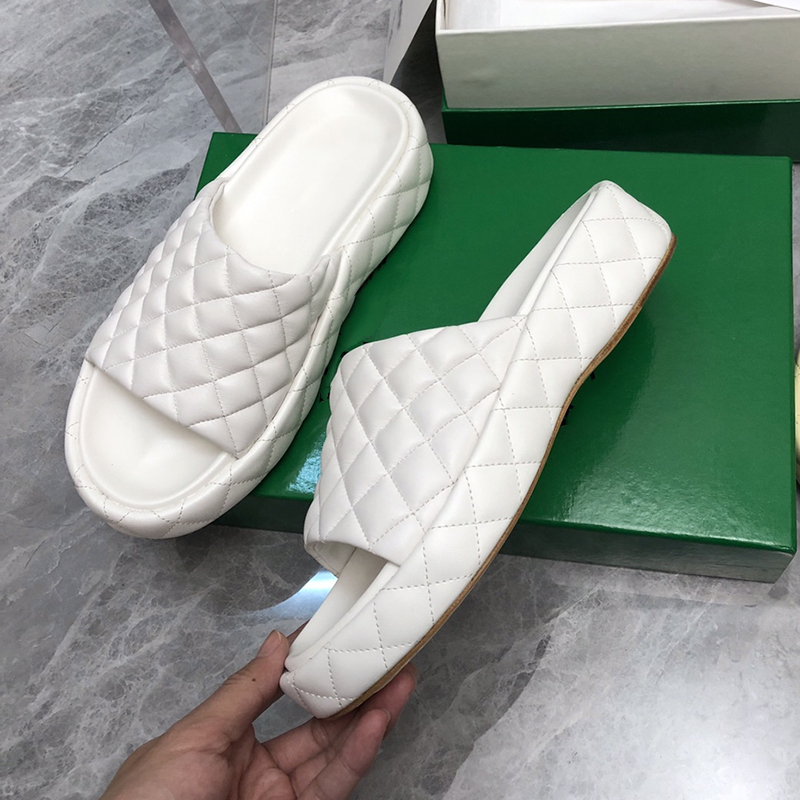 

Designer Womens Slippers Leather Outsole Sandals Plaid Flip-flops Shopping Walking Casual Shoes Home Travel Fisherman Shoes Beach Shoes Soft And Comfortable35-40, Box