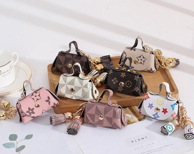

5style Creativity Monogram Tassels Coin Purse Keychain Pendant Charm Jewelry Keyring Holder Fashion PU Leather Flower Grid Designer Metal Key Chain