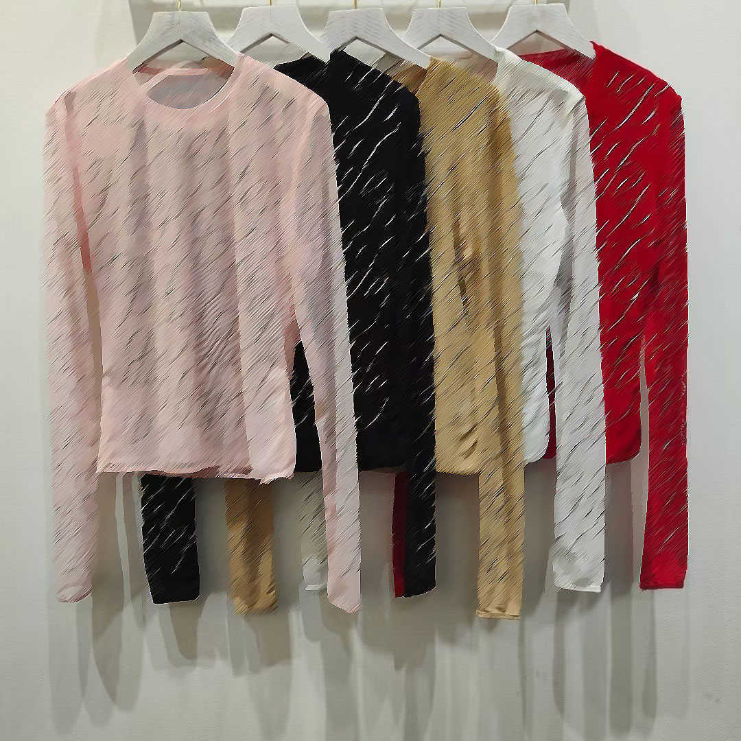 

23ss Women' Brand long-sleeved lace bottom shirtmesh half-high collar embroidery long-sleeved T-shirt top, Light yellow