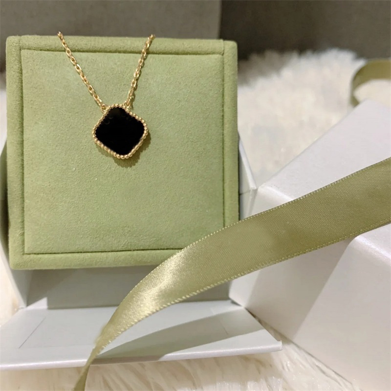 

Womens clover necklace plated gold jewelry designer chains for men black chain for mens fashion cool teen girls vintage trendy luxury silver color necklaces F23