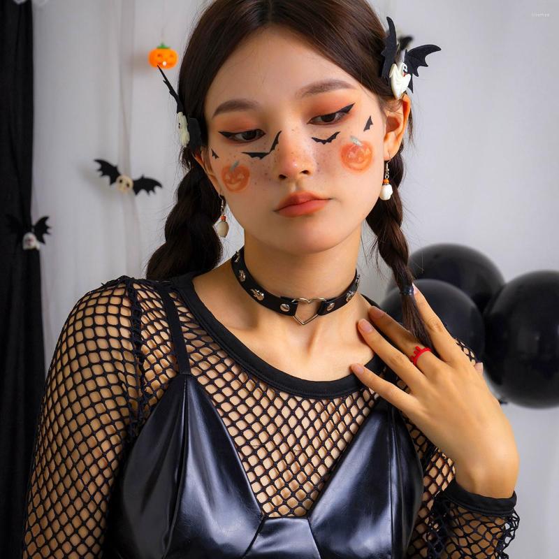 

Choker Alloy Black Leather Hollow Out Heart Clavicle Chain Necklace Jewelry For Women Fashion Vintage Funny Party Gift Wholesale