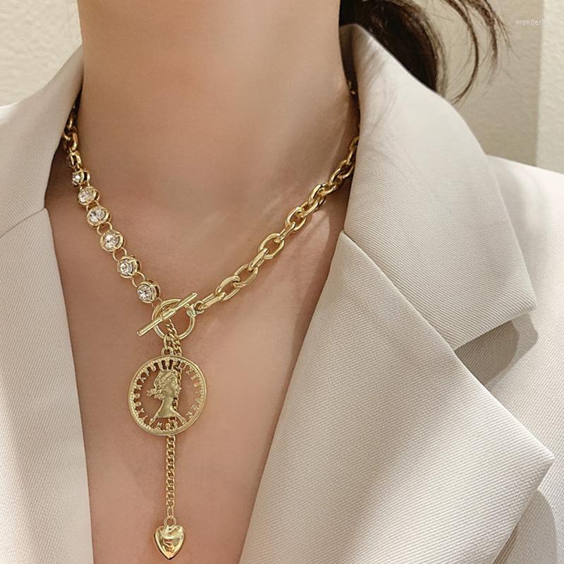 

Chains Fashion Retro Love Necklace Golden Portrait Temperament Simple Personality Rhinestone Pendant For Wedding Gift