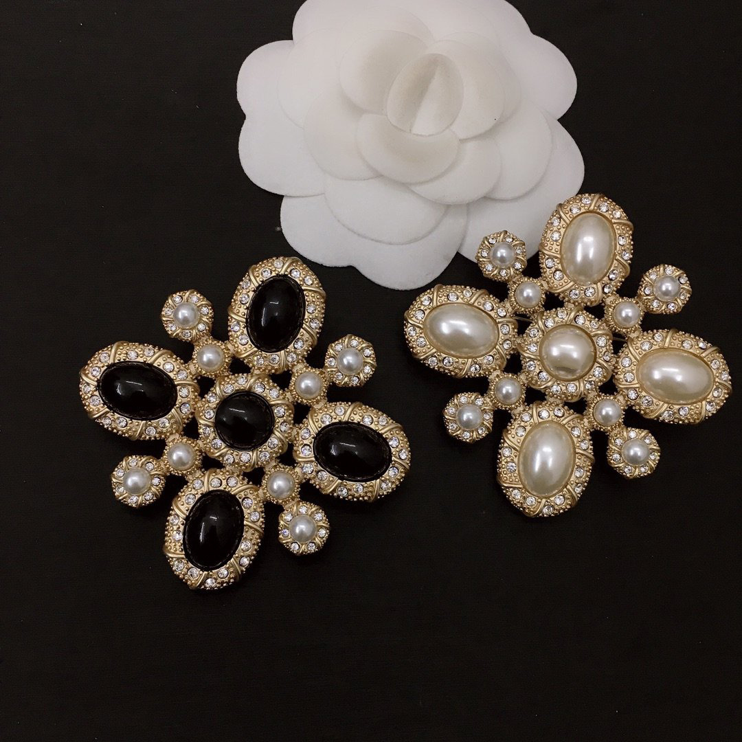 

Pins Brooches INBrand Top Luxury Snowflake Pearl Brooch Inlaid With Steel Glittering Full Of Gold 230216