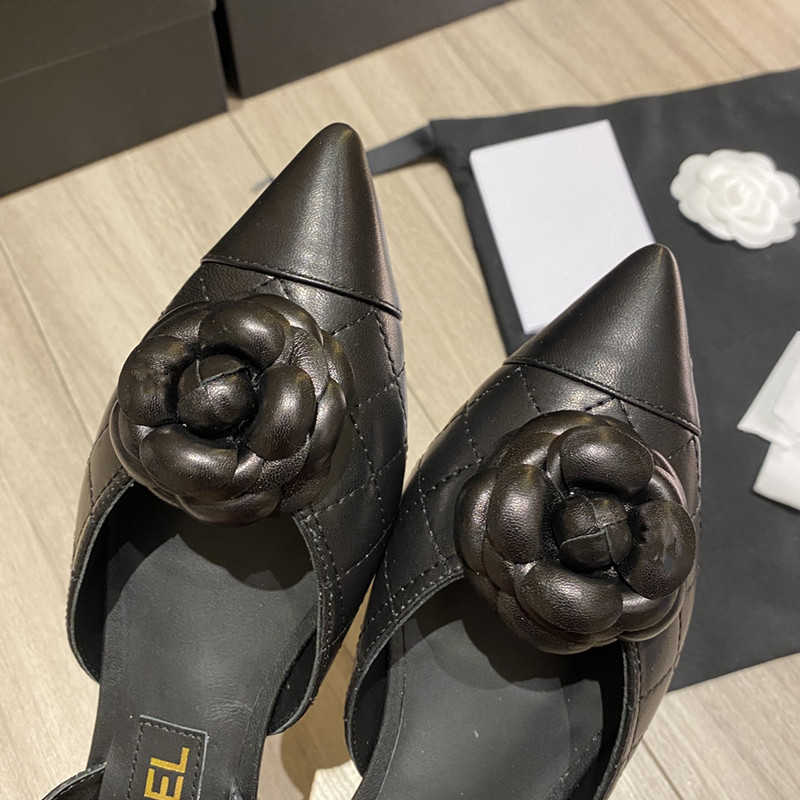 

Designer Women Sandals Classic flat heels Camellia Sandal Women Party lambskin Leather Dress Shoes Sexy Suede Lady plaid quilted shoes, 752511501