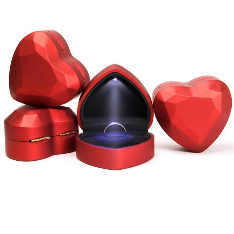 

Jewelry Pouches Box Heart-Shaped LED Light Wedding Ring Holder Proposal Band Display Storage Case Birthday Gift Bags
