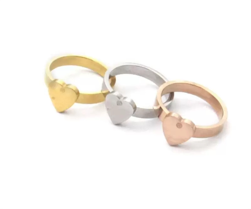

2021 Top Quality Extravagant Simple heart Love Ring Gold Silver Rose Colors Stainless Steel Couple Rings Fashion Women Designer Jewelry Lady Party Gifts