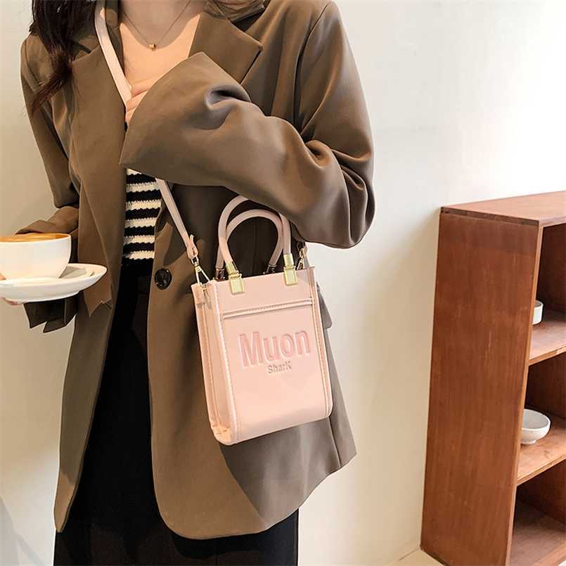 

Letters Handbag Women's New Summer Bucket Bag Edition Shoulder Bag, White18
