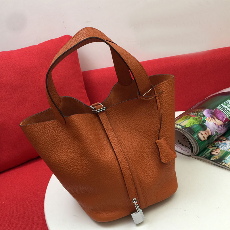 

Classic Vegetable Basket Tote Shopping Bags Cowhide Leather Key Lock Bottom Nail Inside Fashion Letters Plain Women Handbags Purse Large Capacity Pocket