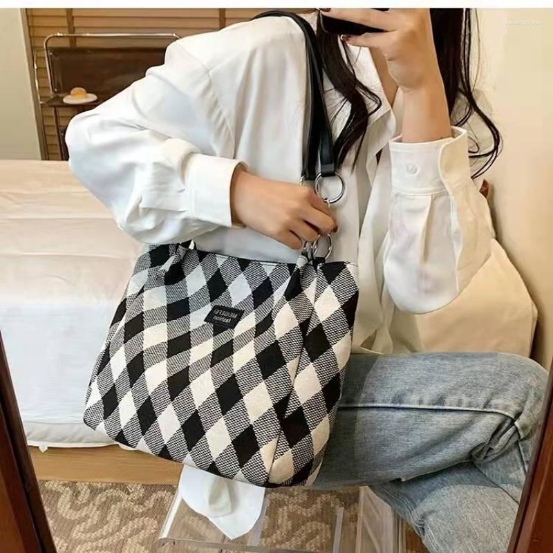 

Evening Bags Luxury HandBag 2023 High-Quality Large-Capacity Plaid Shoulder Bag Trendy Women's Tote, Black