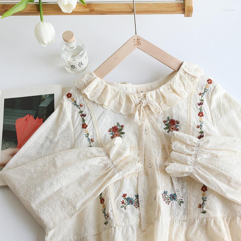 

Women's Blouses Spring Autumn Women Japanese Style Mori Kei Girls Flower Embroidery Loose Comfortable Cotton Beige Shirts/Blouses