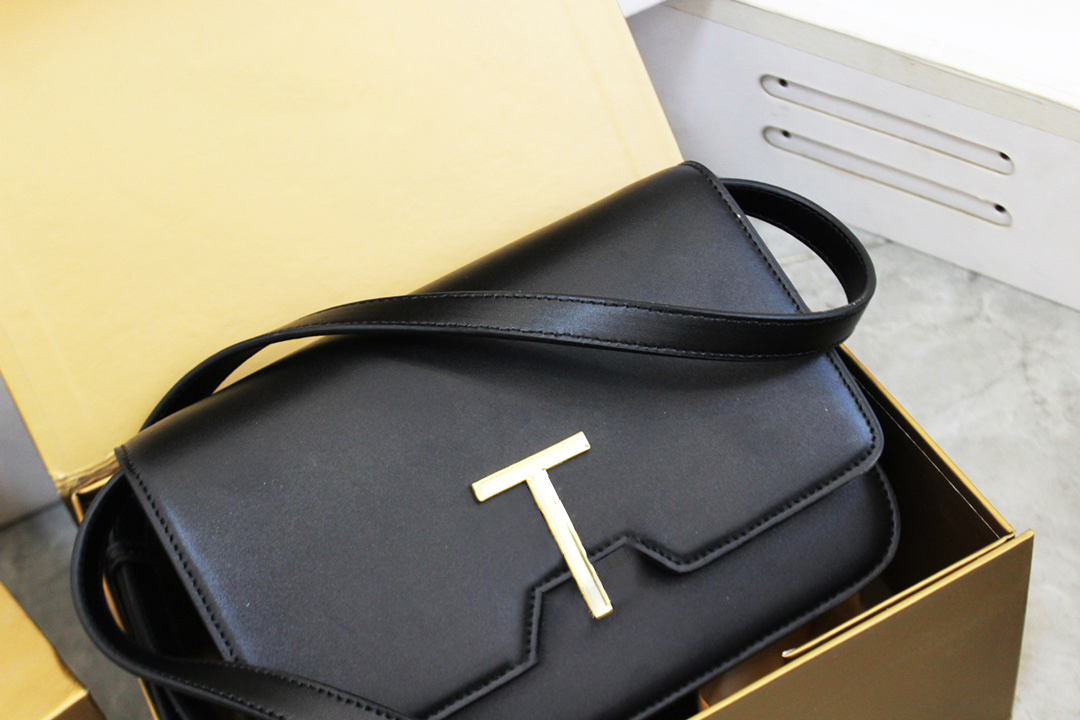 

Small TB Lock purses Classic Totes Luxury Designer Genuine Leather Shoulder Bags Metal logo clutch handbag Womens mens fashion crossbody handbag flap clutch Bags, Nude